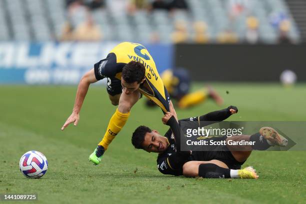 Thomas Aquilina of the Mariners and Daniel Arzani of Macarthur FC compete for the ball during the round six A-League Men's match between Central...