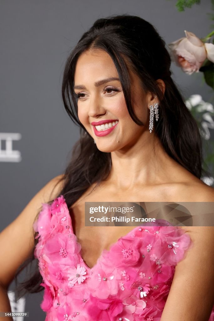 https://media.gettyimages.com/id/1441099739/photo/2022-baby2baby-gala-presented-by-paul-mitchell-red-carpet.jpg?s=1024x1024&w=gi&k=20&c=kS90KXwwRDRjSt51PwQtMLr9XgfIjFevtOQgPU5Zuj8=