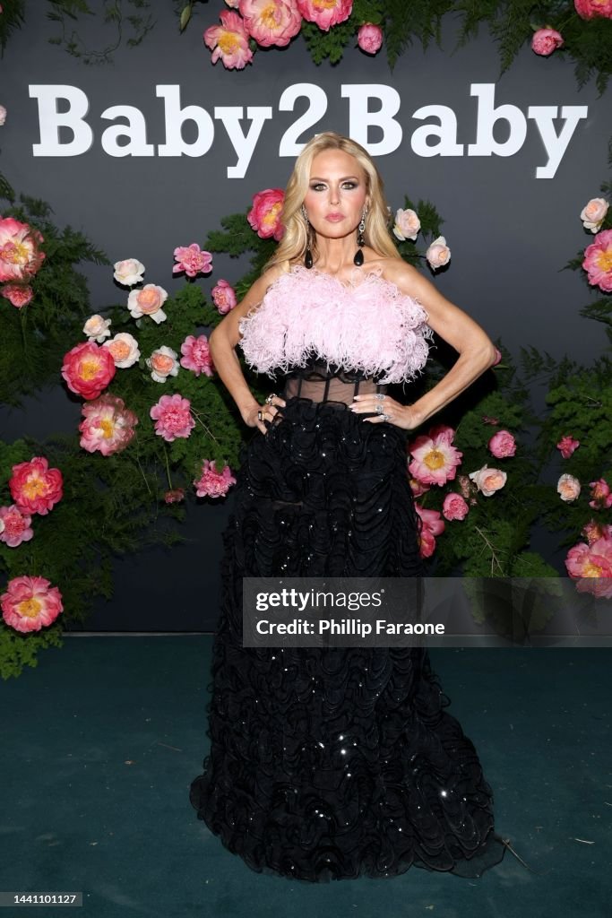 https://media.gettyimages.com/id/1441101127/photo/2022-baby2baby-gala-presented-by-paul-mitchell-red-carpet.jpg?s=1024x1024&w=gi&k=20&c=bYvYessy_qNMdcQM_BMax-G5sDYOm0gzmHvdcG4ztQU=