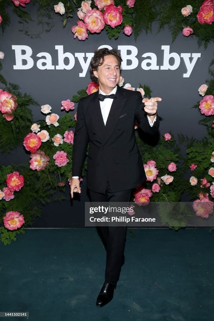 https://media.gettyimages.com/id/1441102141/photo/2022-baby2baby-gala-presented-by-paul-mitchell-red-carpet.jpg?s=1024x1024&w=gi&k=20&c=SeFtyBaJy6vby2ibshLuUEd9b298krg_V2gW94tA44M=