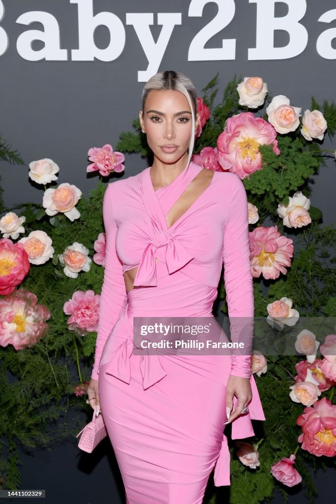 https://media.gettyimages.com/id/1441102329/photo/2022-baby2baby-gala-presented-by-paul-mitchell-red-carpet.jpg?s=1024x1024&w=gi&k=20&c=QOqXKf5MxKmEDei30pp5p0tbk5QyEMVIeBAeQ5b-N_U=