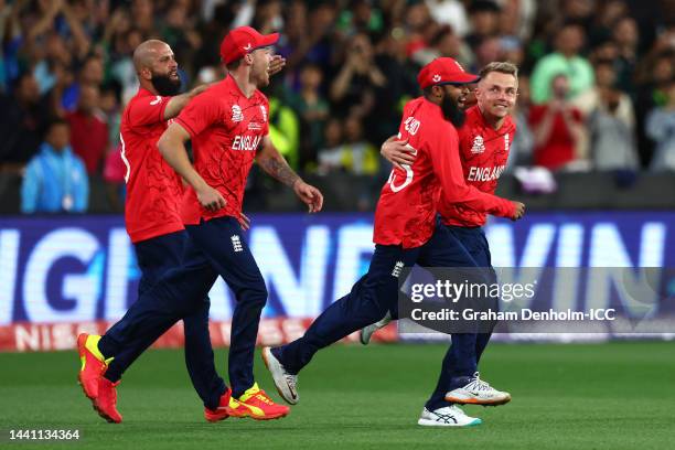 England players celebrate winning the ICC Men's T20 World Cup Final match between Pakistan and England at the Melbourne Cricket Ground on November...