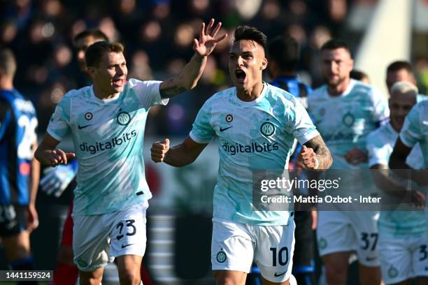 Lautaro Martinez of FC Internazionale celebrates with teammates after scoring his team's third goal during the Serie A match between Atalanta BC and...