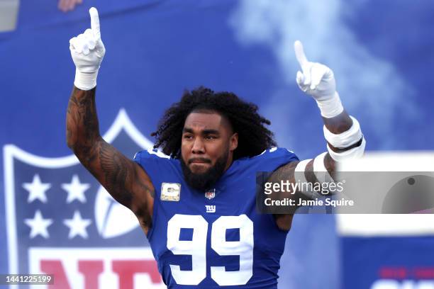 Leonard Williams of the New York Giants takes the field prior to the game against the Houston Texans at MetLife Stadium on November 13, 2022 in East...