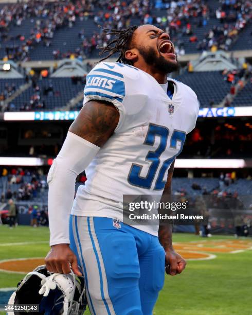 Andre Swift of the Detroit Lions yells after is team's 31-30 win against the Chicago Bears at Soldier Field on November 13, 2022 in Chicago, Illinois.