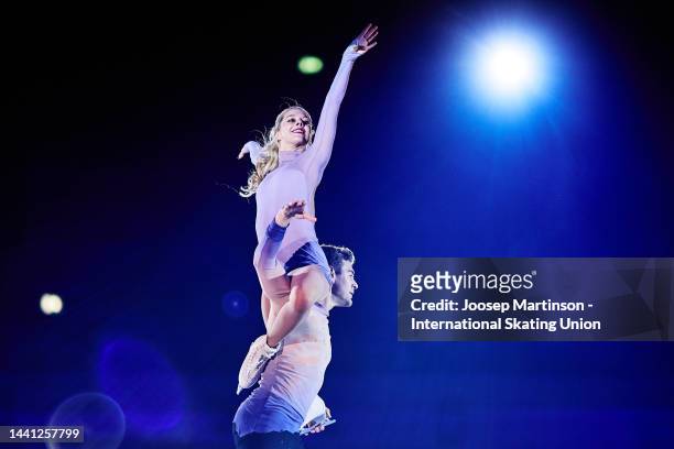 Alexa Knierim and Brandon Frazier of the United States perform in the Gala Exhibition during the ISU Grand Prix of Figure Skating at iceSheffield on...