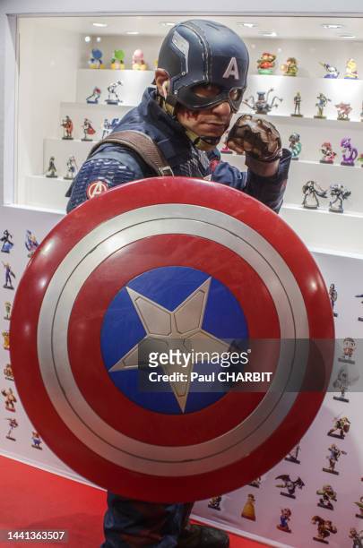 Super-héros, personnage de fiction "Captain America" lors du 12e Paris Games Week, salon du jeu vidéo, le 3 novembre 2022 à Paris.