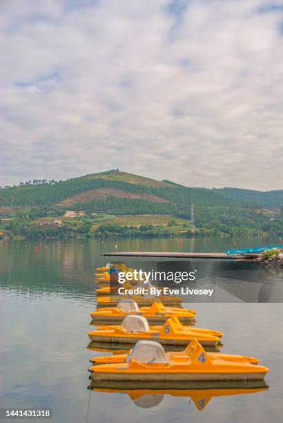 castrelo de mino lake - pedal boat stock pictures, royalty-free photos & images