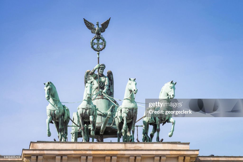 Brandenburg Gate Quadriga Statue Close Up High Res Stock Photo Getty brandenburg-gate-quadriga-statue-close-up-high-res-stock-photo-getty