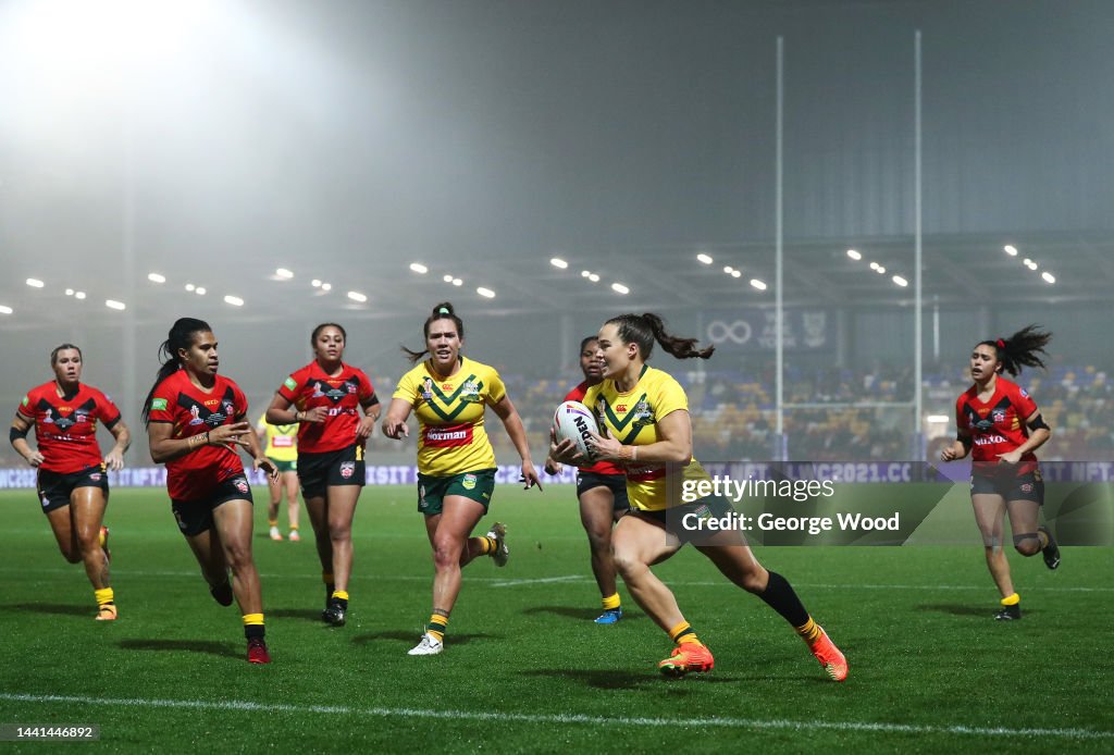 Lane Kelly Rugby Isabelle Kelly of Australia goes over to score their sides eighth try ...