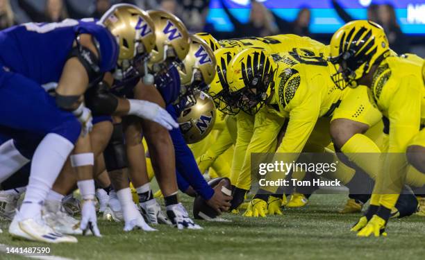 The line of scrimmage between the Oregon Ducks and the Washington Huskies at Autzen Stadium on November 12, 2022 in Eugene, Oregon.