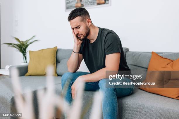 why didn't i remember to call the dentist? - dor de dentes imagens e fotografias de stock