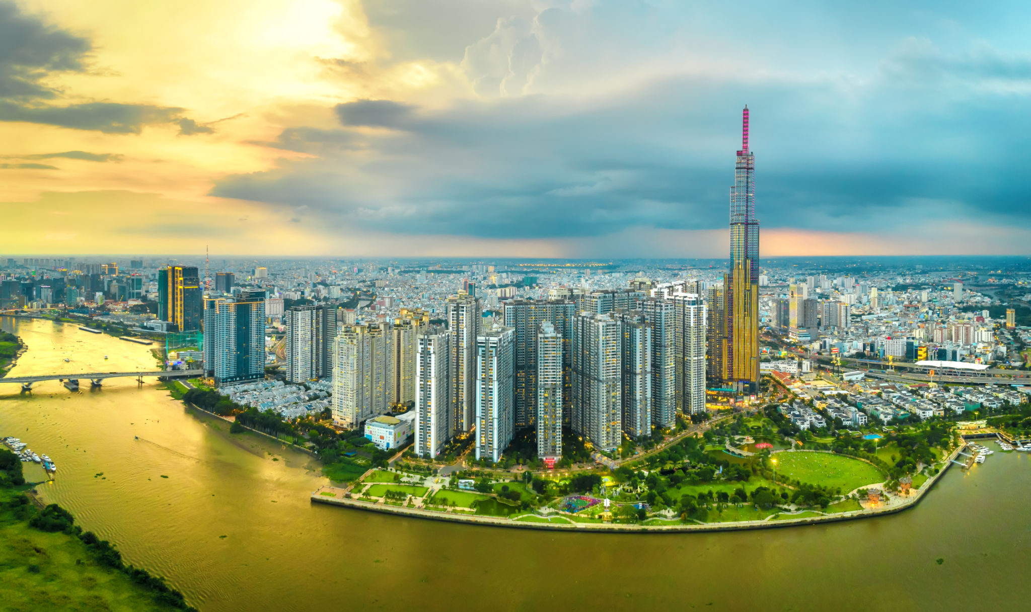 High rise condominium buildings in Ho Chi Minh City High rise condominium buildings in Ho Chi Minh City