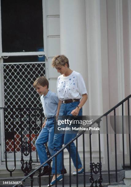 Princess Diana accompanies his son : Prince William to school. Pembridge Square, London.