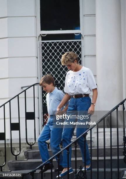 Princess Diana accompanies his son : Prince William to school. Pembridge Square, London.