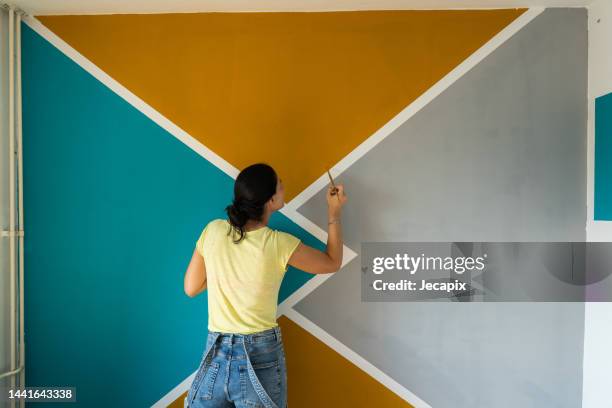 wohnung renovieren - farbbild stock-fotos und bilder