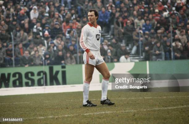 German footballer Franz Beckenbauer in action for Hamburger SV, match, circa 1981. A central defender, Beckenbauer is acknowledged as having...