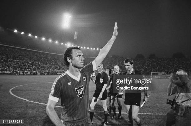 German footballer Franz Beckenbauer of Hamburger SV acknowledges the crowd, possibly after the friendly between Hamburger SV and West Germany, at the...
