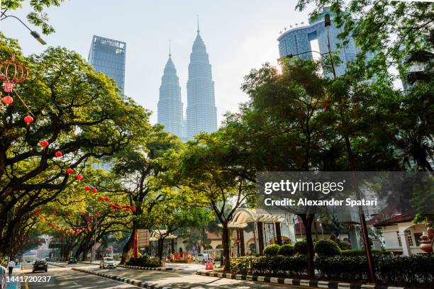 street in kuala lumpur on a sunny day, malaysia - kuala lumpur fotografías e imágenes de stock