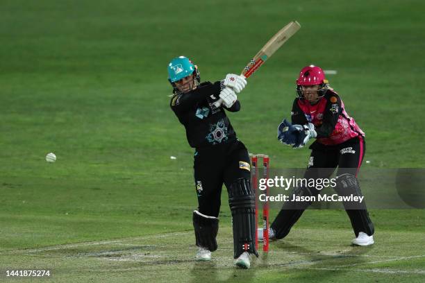 Jess Kerr of the Heat bats during the Women's Big Bash League match between the Sydney Sixers and the Brisbane Heat at North Sydney Oval on November...