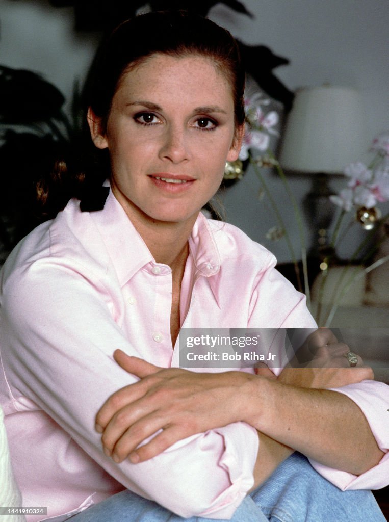 Actress Stephanie Zimbalist portraits, October 16, 1985 in Los... News