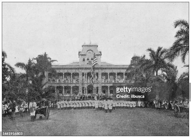 stockillustraties, clipart, cartoons en iconen met antique image: american flag in front of governor palace, hawaii, honolulu - honolulu