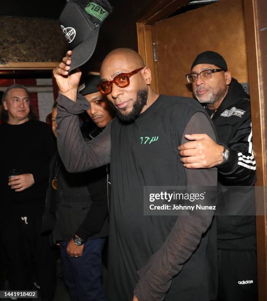 Mos Def getting into a limousine with his family after arriving at LAX  airport Los Angeles, California - 29.10.09 Stock Photo - Alamy