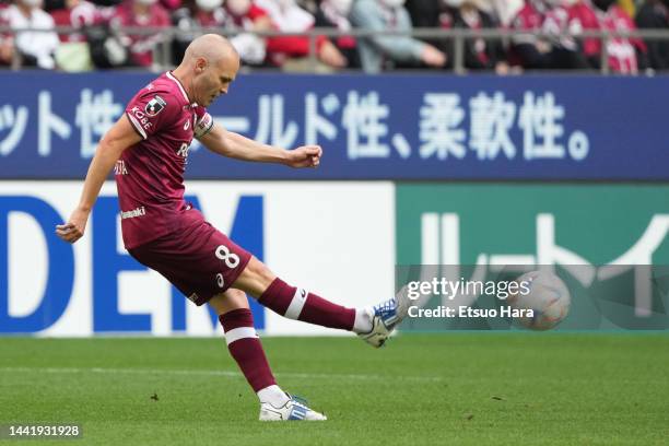 Andres Iniesta of Vissel Kobe kicks the ball during the J.LEAGUE Meiji Yasuda J1 34th Sec. Match between Vissel Kobe and Yokohama F･Marinos at NOEVIR...