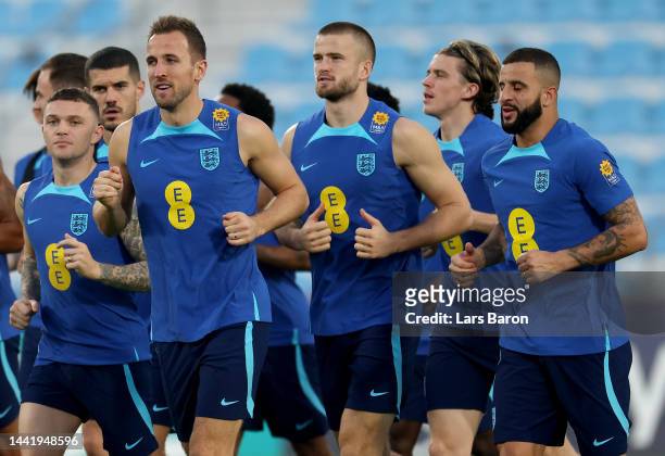 Harry Kane warms up with team mates during the England training session at Al Wakrah Stadium on November 16, 2022 in Doha, Qatar.