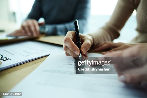 Signature d’un contrat! Signature d’un contrat!