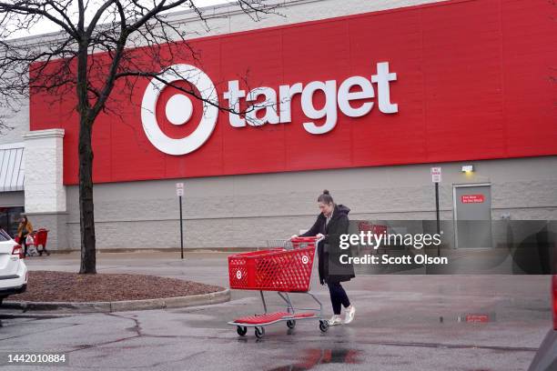 Target Springfield Il 9,735 Target Storefront Stock Photos, High-Res Pictures, and Images ...