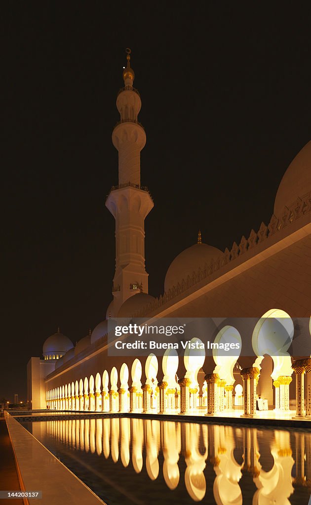 Abu Dhabi, Sheikh Zayed Mosque