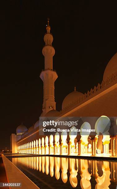 abu dhabi, sheikh zayed mosque - sheikh zayed mosque stock pictures, royalty-free photos & images