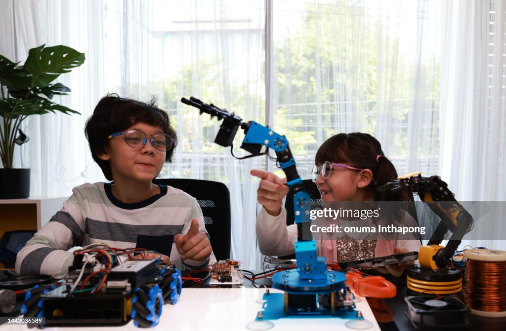 Robots For A Science Lesson Science Technology Class Robotics And Education School Children ...