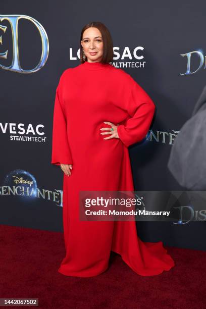 Maya Rudolph attends Disney's "Disenchanted" Premiere at El Capitan Theatre on November 16, 2022 in Los Angeles, California.