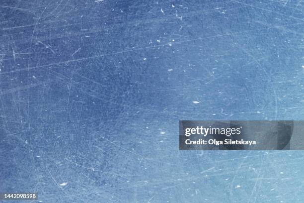 ice background - giocatore di hockey su ghiaccio foto e immagini stock