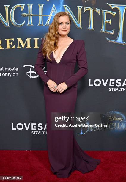 Amy Adams attends Disney's "Disenchanted" Premiere at El Capitan Theatre on November 16, 2022 in Los Angeles, California.