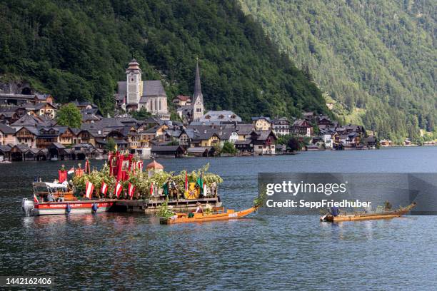 hallstatt salkammergut seeprozession - salzkammergut stock pictures, royalty-free photos & images