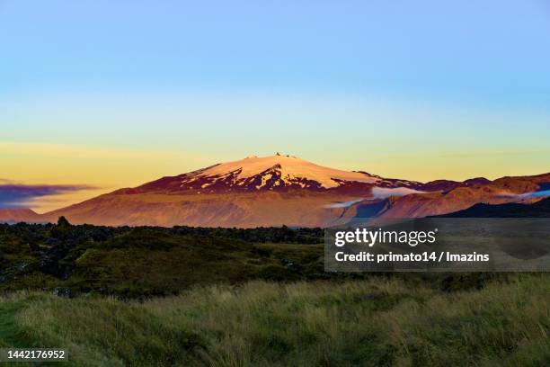 sunrise at snæfellsjökull volcano, snæfellsnes peninsula, iceland - snaefellsjokull stock pictures, royalty-free photos & images