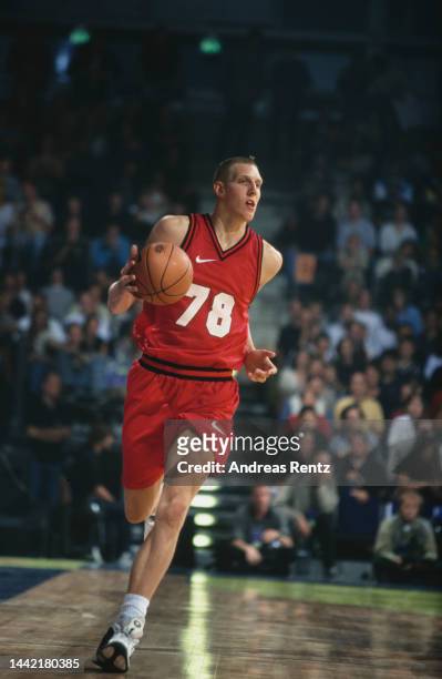 German basketball player Dirk Nowitzki in action during the Nike Hoop Heroes event in Berlin, Germany, 16th September 1997. The Nike promotional...
