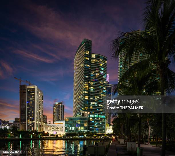 miami downtown biscayne bay tall buildings - miami dusk stock pictures, royalty-free photos & images