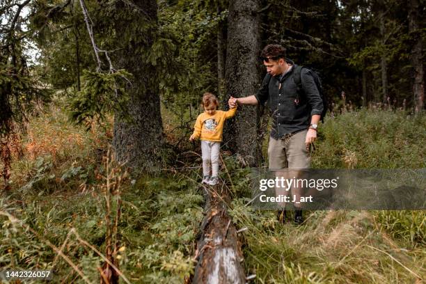Lemax Sammelfigur 'Father And Daughter Hikers' – Für Dein Lemax Dorf, Vail Village Serie 2024