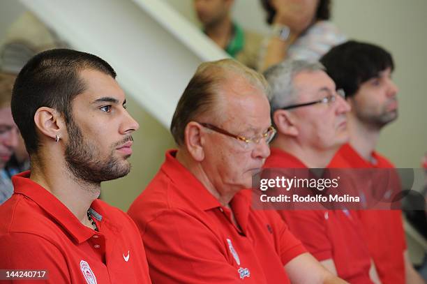 Georgios Printezis, #15 of Olympiacos Piraeus, Dusan Ivkovic, Head Coach, Jonas Kazlaukas, Head Coach of CSKA Moscow and Milos Teodosic, #4 during...