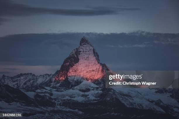 alpen matterhorn zermatt - monte cervino stockfoto's en -beelden