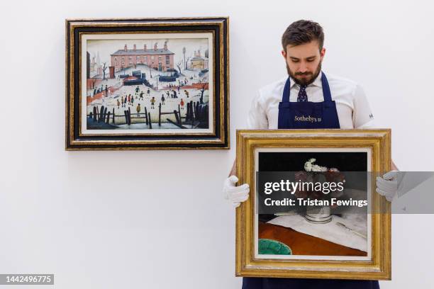 Cricket Match' by L.S. Lowry's est £ 1 000 - 1 000, and 'Double Anemones' by Sir William Nicholson, est £400,000 - 600,000 go on view as part of...