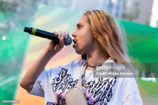Ly Raine 40 Ly Raine Stock Photos, High-Res Pictures, and Images - Getty Images