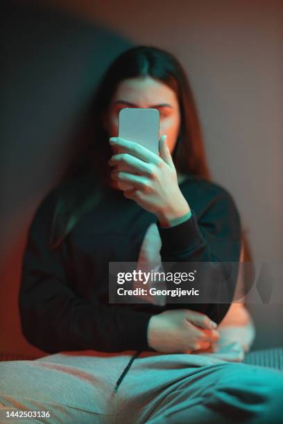 the social media overuse - beroende bildbanksfoton och bilder