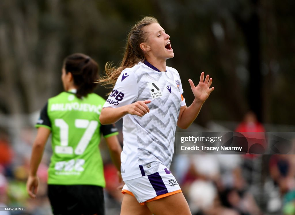 Natasha Rigby of Perth Glory celebrates Liz Anton of Perth Glory's ...