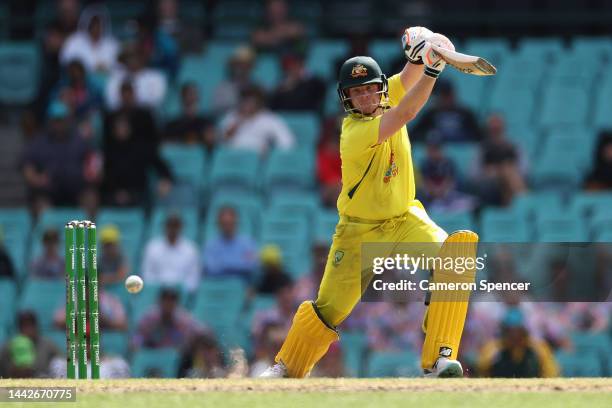 Steve Smith of Australia bats during Game 2 of the One Day International series between Australia and England at Sydney Cricket Ground on November...