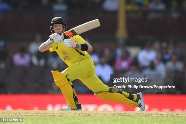 Steve Smith of Australia bats during Game 2 of the One Day International series between Australia and England at Sydney Cricket Ground on November...